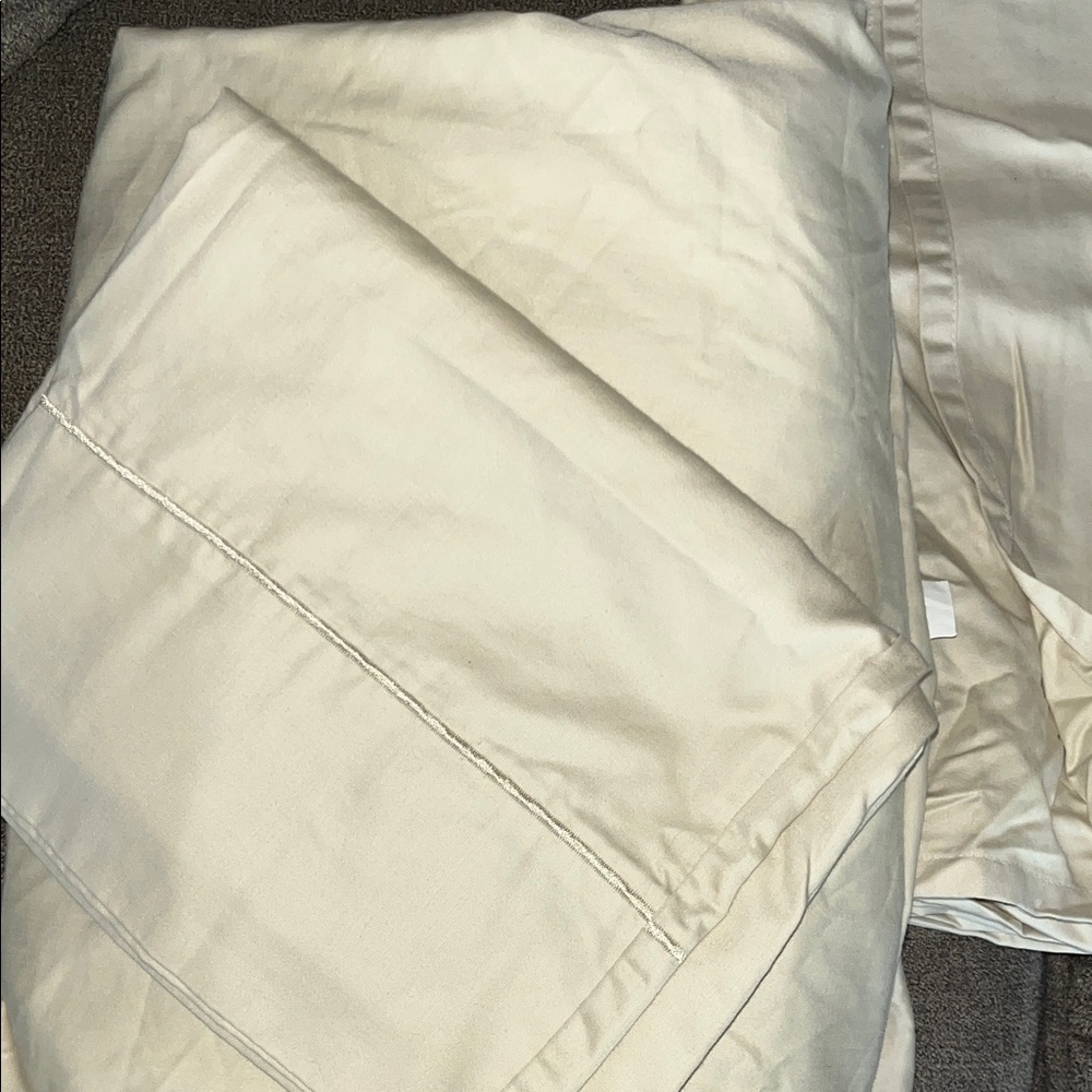Twin sheet set- like new condition! $12